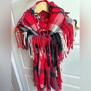 American Eagle Plaid Fringe Scarf